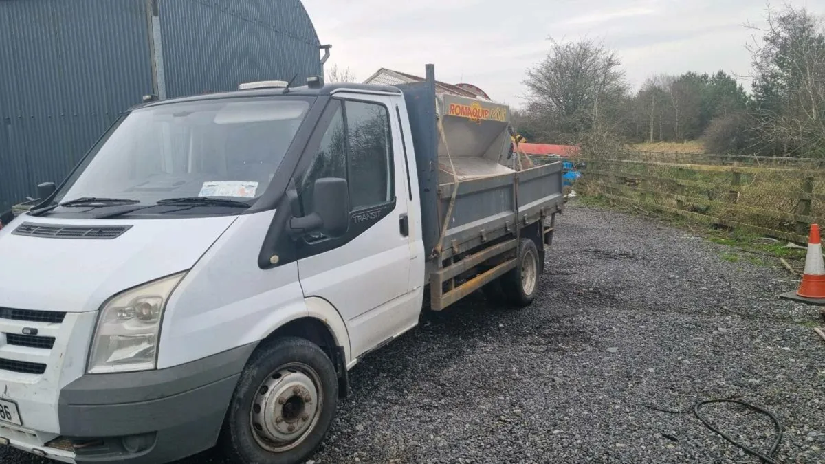 salt gritter mounted  to transit  tipper - Image 3