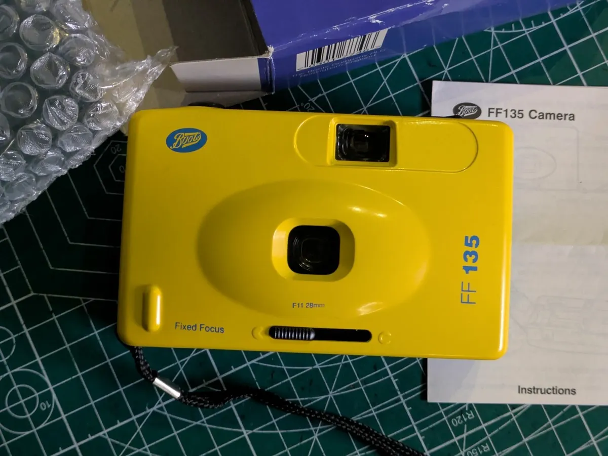 🎞️ Boots FF 135 point& shoot film camera - Image 2