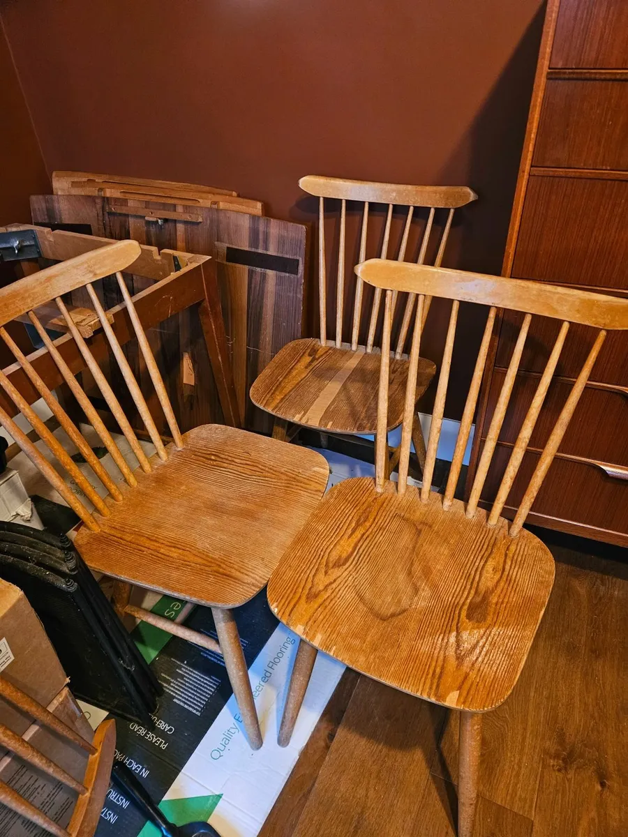 Mid century Dining table and chairs - Image 1