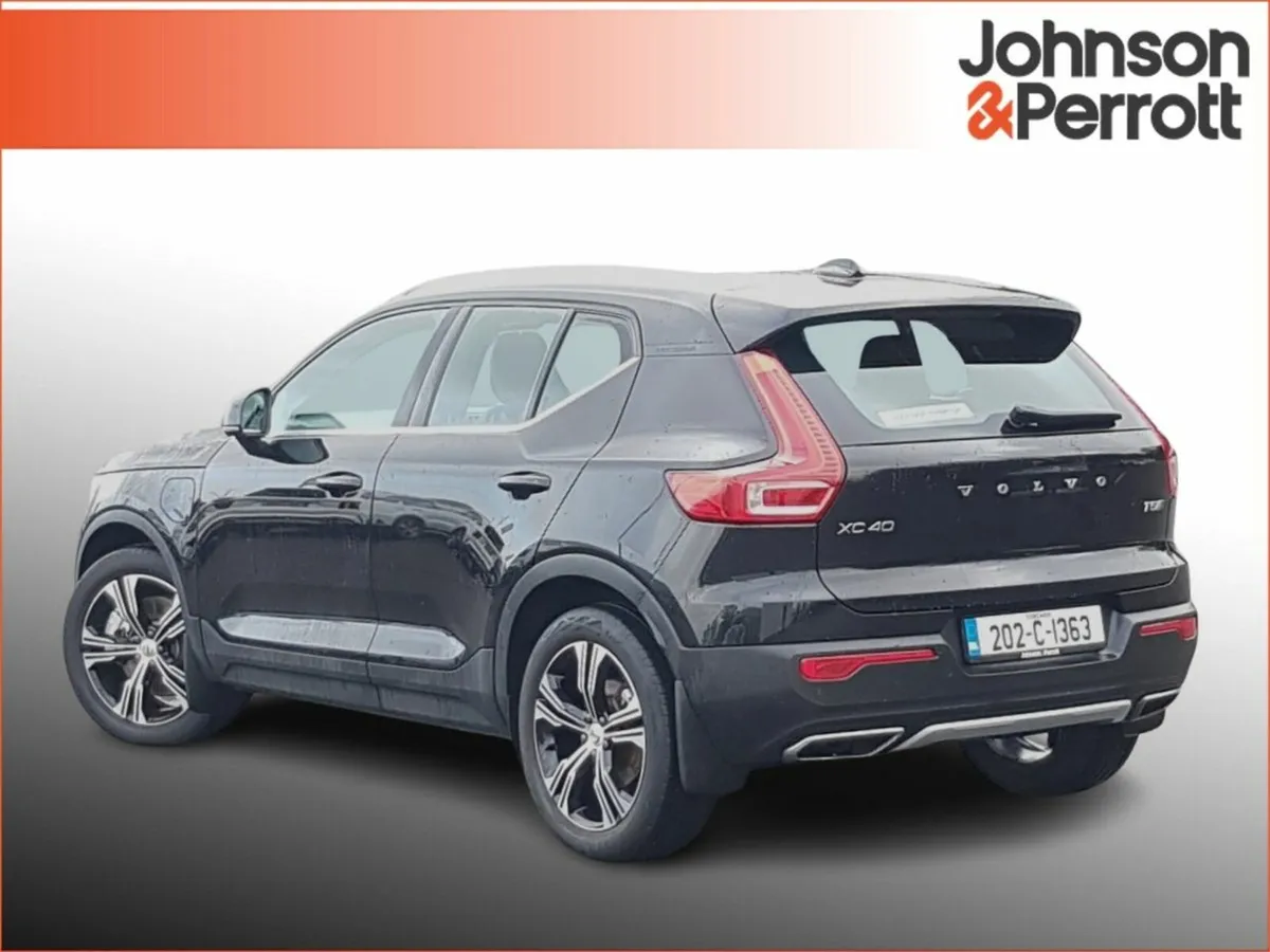 Volvo XC40 T5 262bhp PHEV Inscription (Adaptive Cr - Image 3