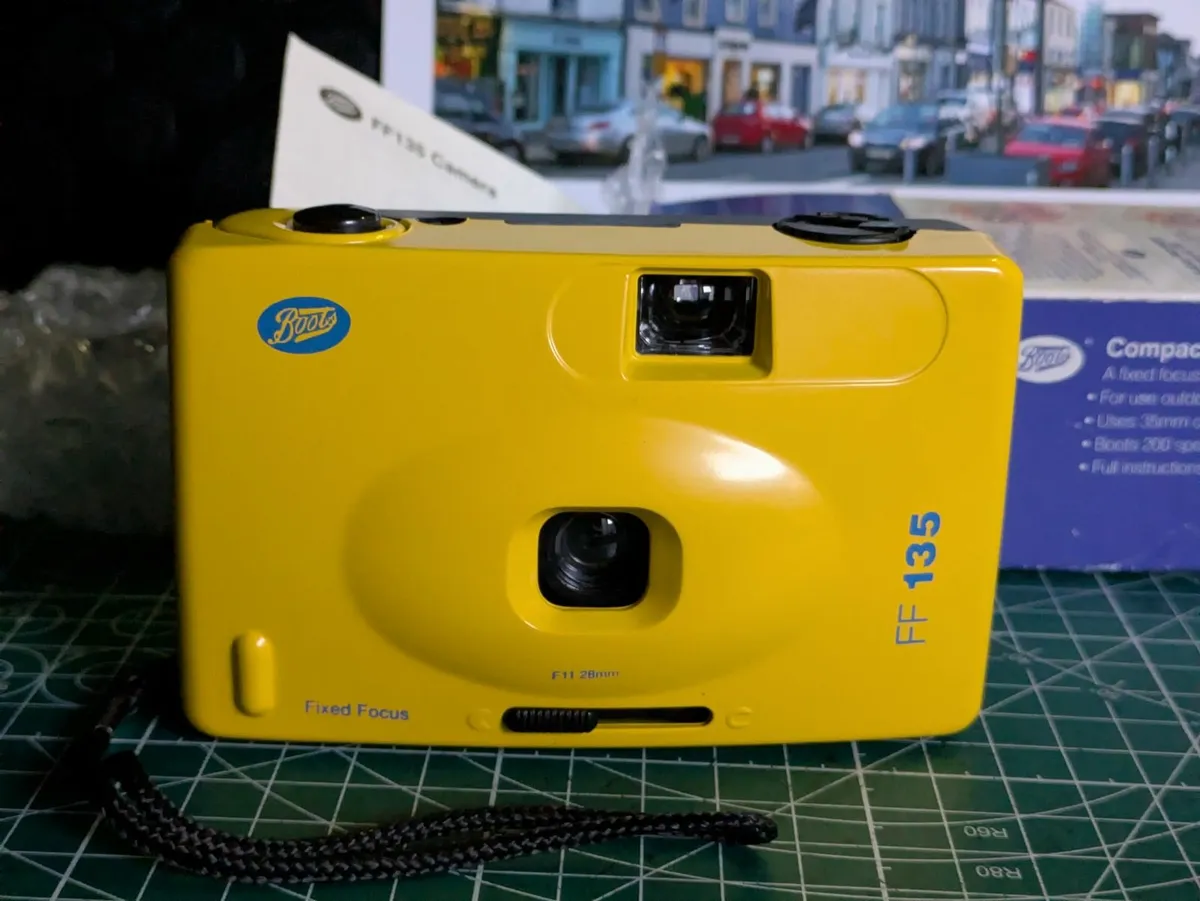 🎞️ Boots FF 135 point& shoot film camera - Image 1
