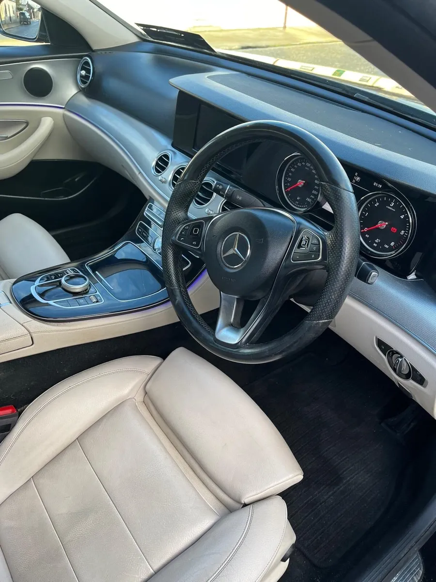 Mercedes E 200 D - Image 2