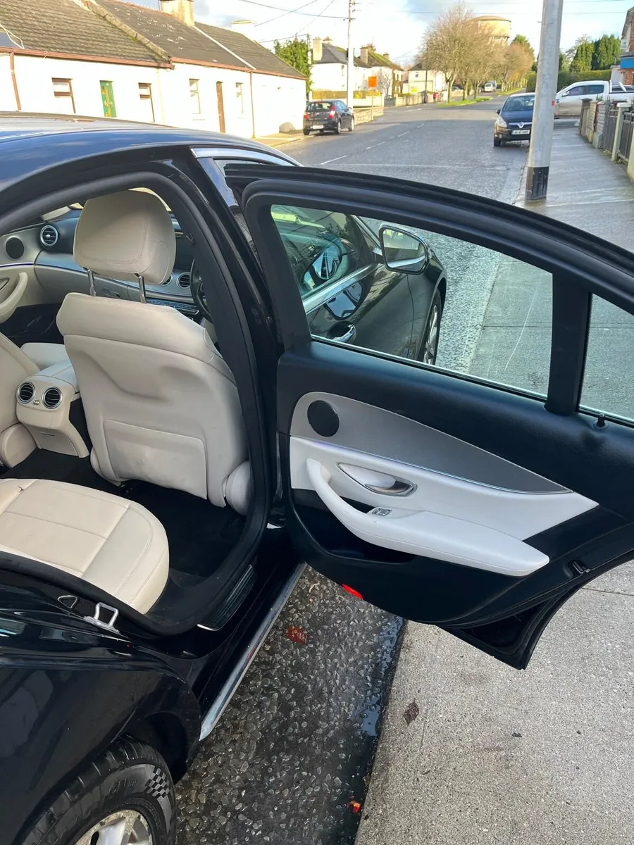 Mercedes E 200 D - Image 4