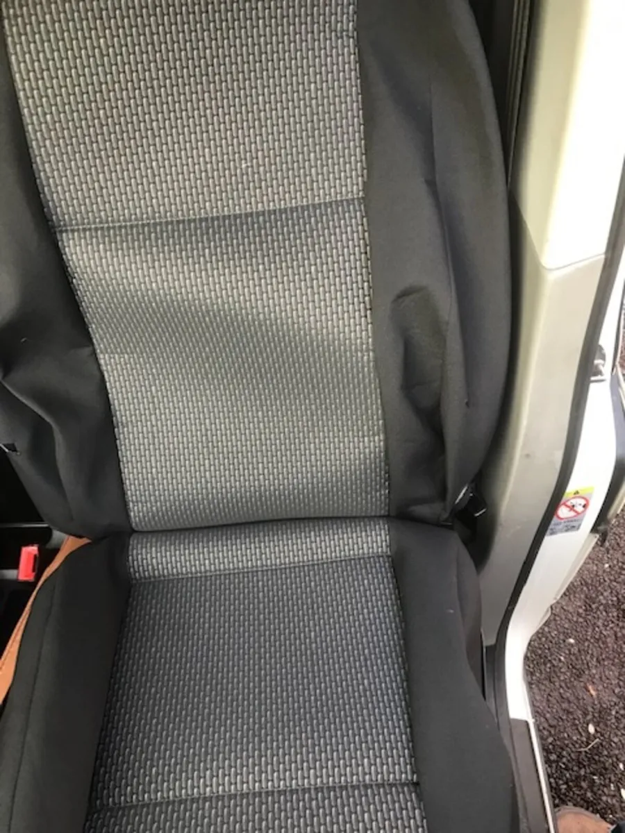 VW  T5.1 T6 T6.1  seat cover drivers + double seat - Image 4