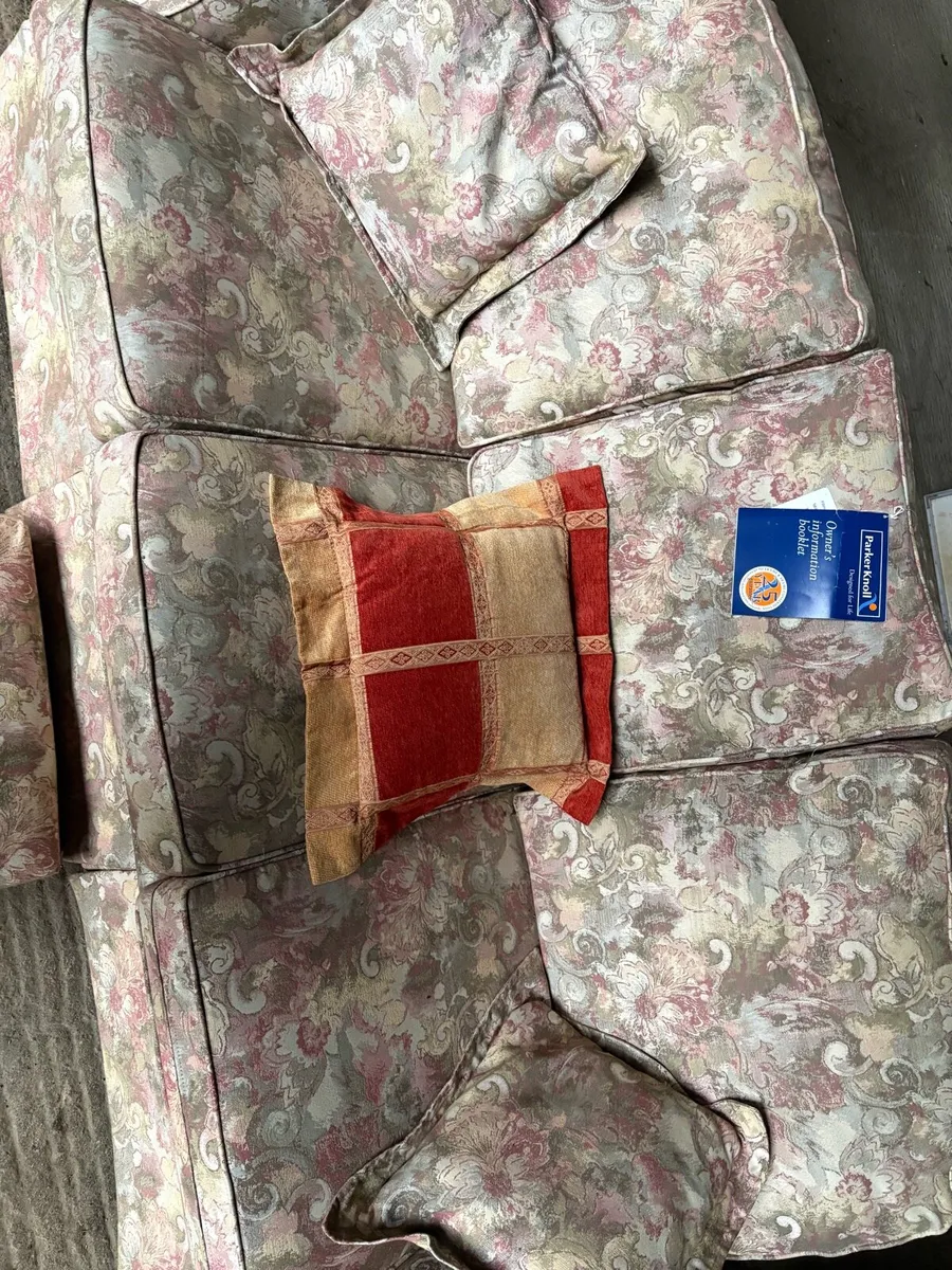 Sofa + 2 chairs - Image 4