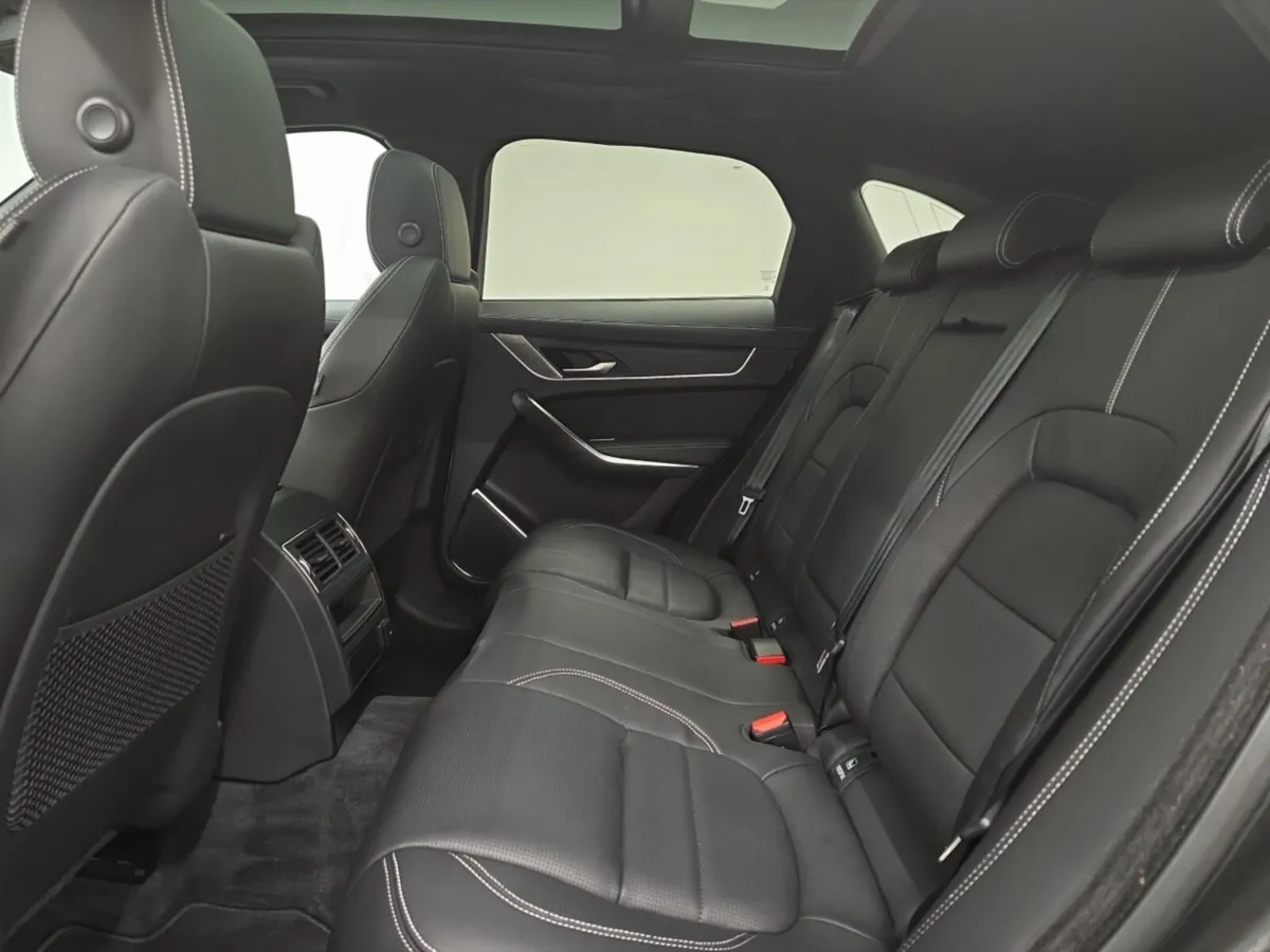 Jaguar F-pace F-Pace Estate Special Editions R-Dyn - Image 4