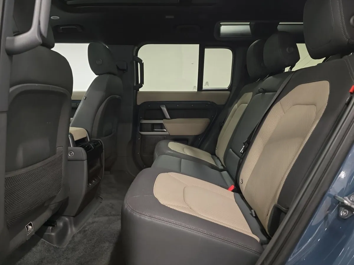Land Rover Defender Estate X-Dynamic SE - Image 4