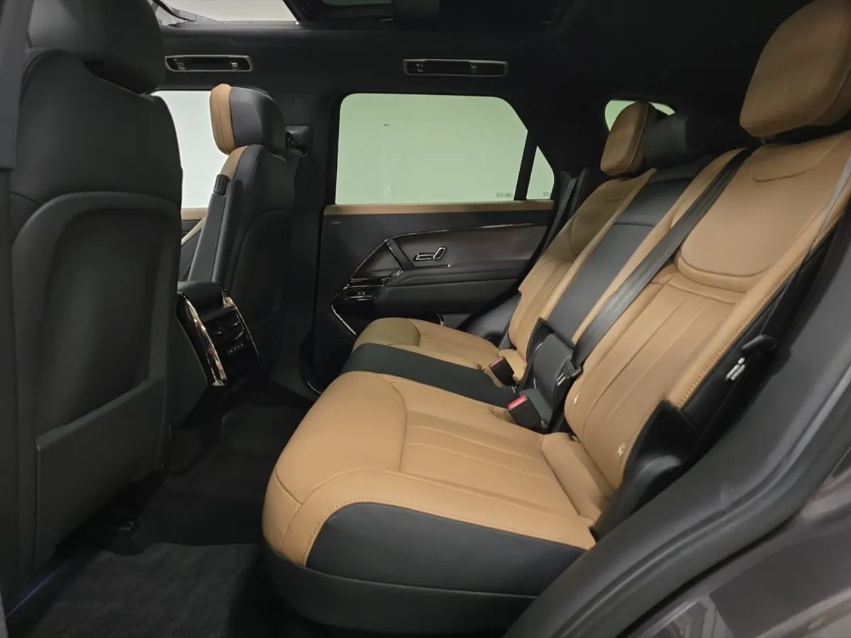 Land Rover Range Rover Sport Diesel Estate SE - Image 4