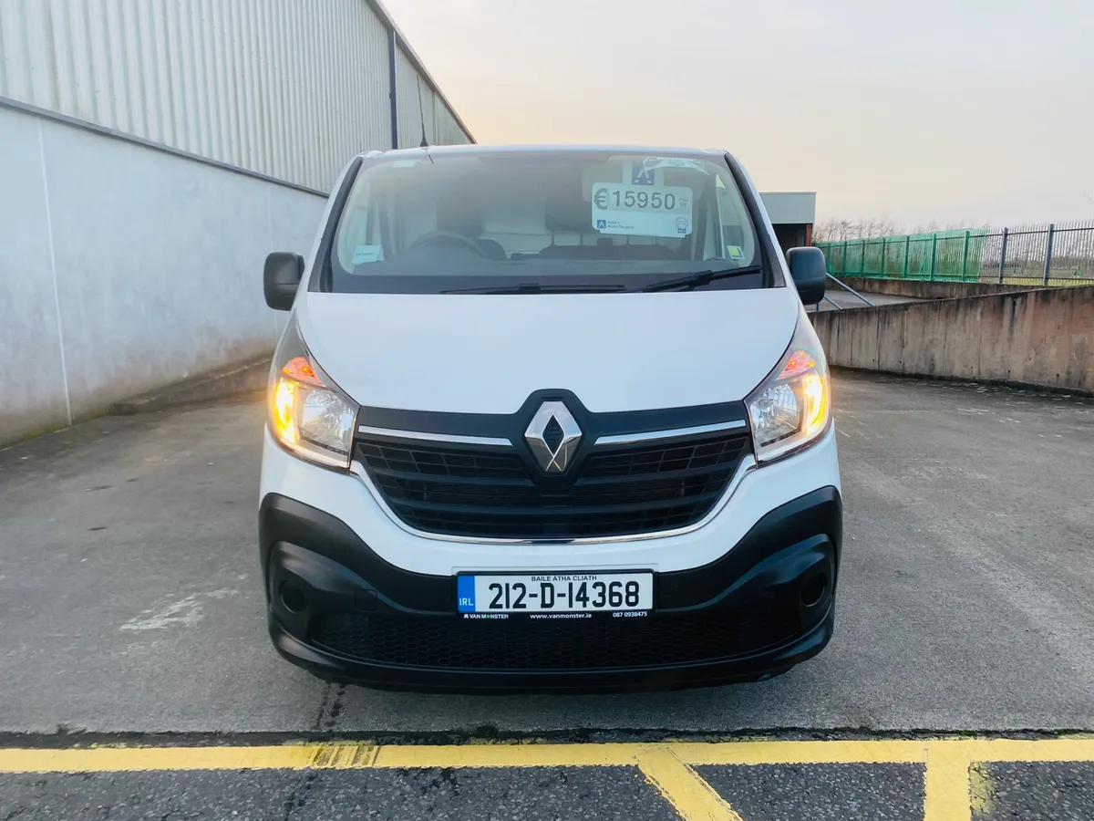 212 Renault Trafic 2.0 LWB.Low Kms..€15,950 + VAT - Image 2