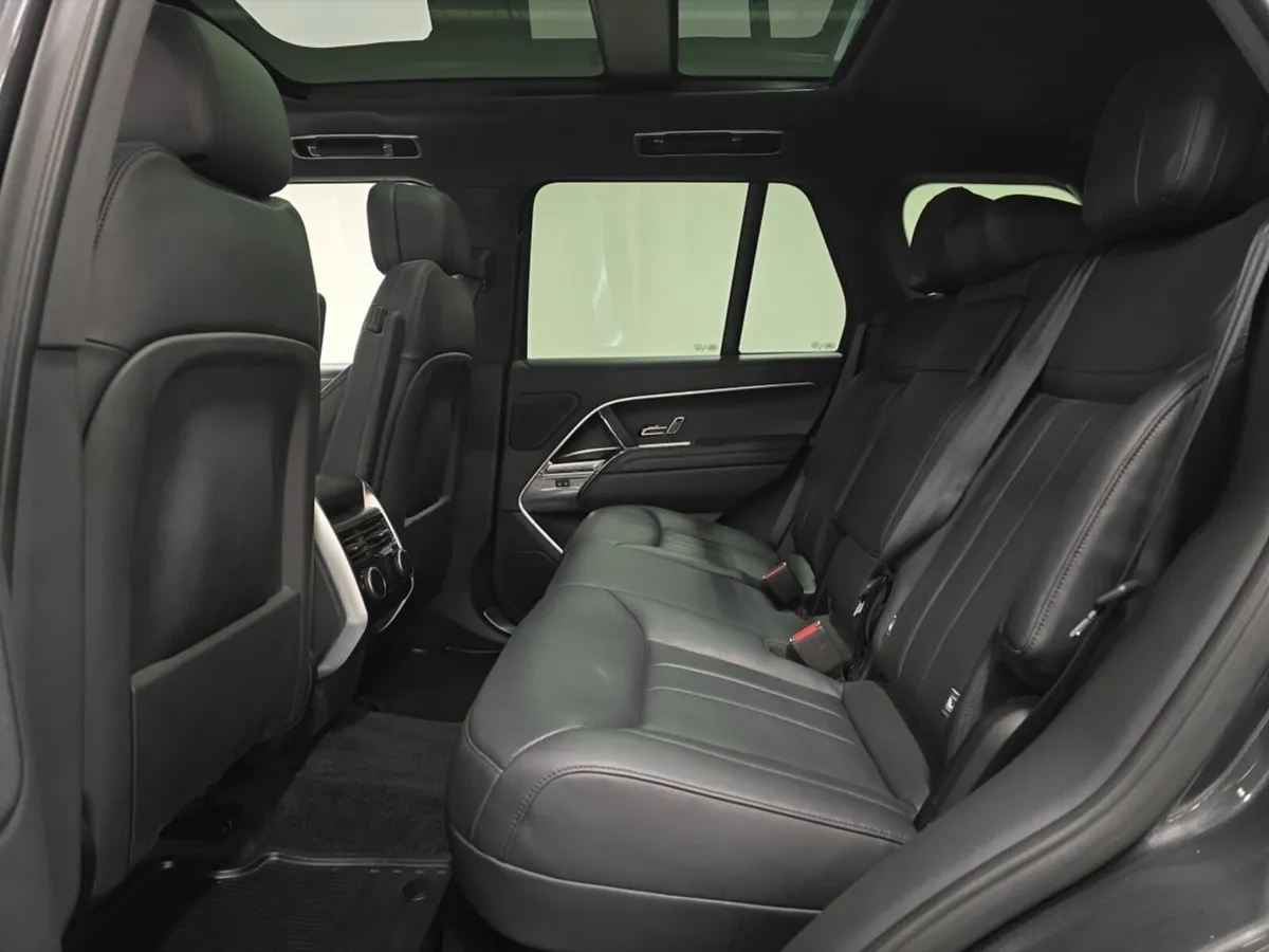 Land Rover Range Rover Diesel Estate HSE - Image 4