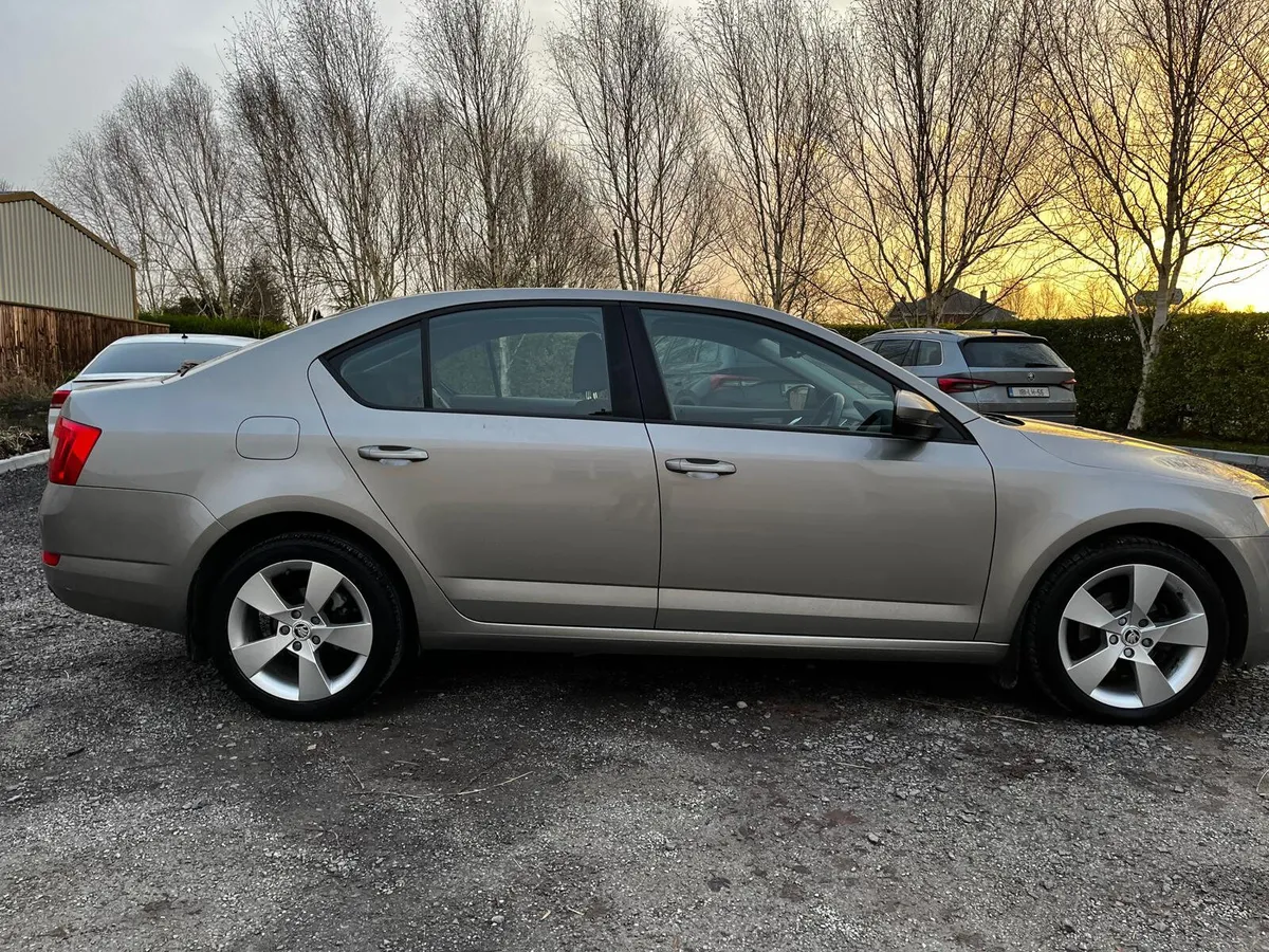 Skoda Octavia 1.6 TDI Elegance Model TAX & NCT - Image 4