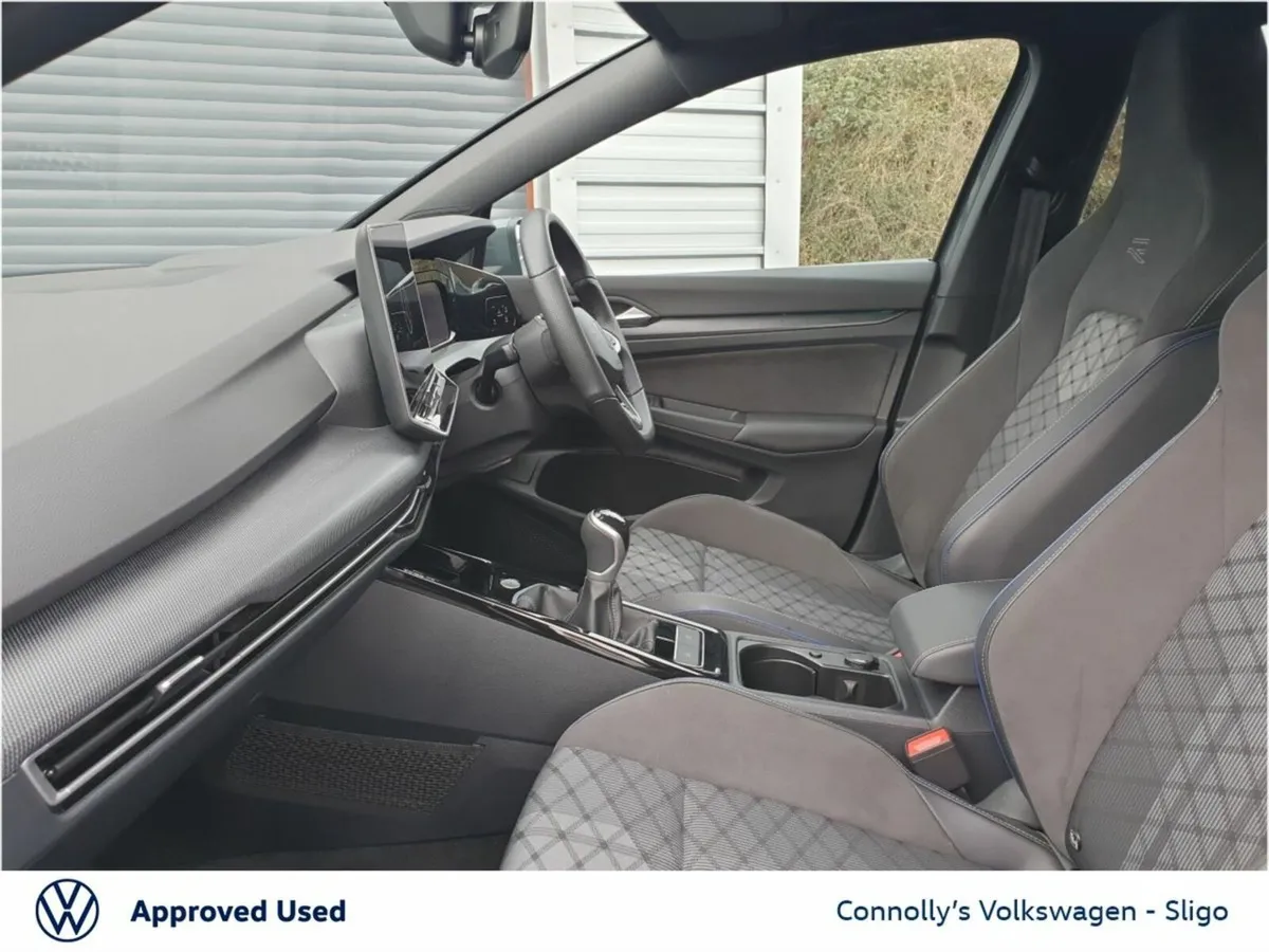 Volkswagen Golf RLINE 1.5TSI 150HP - Image 3