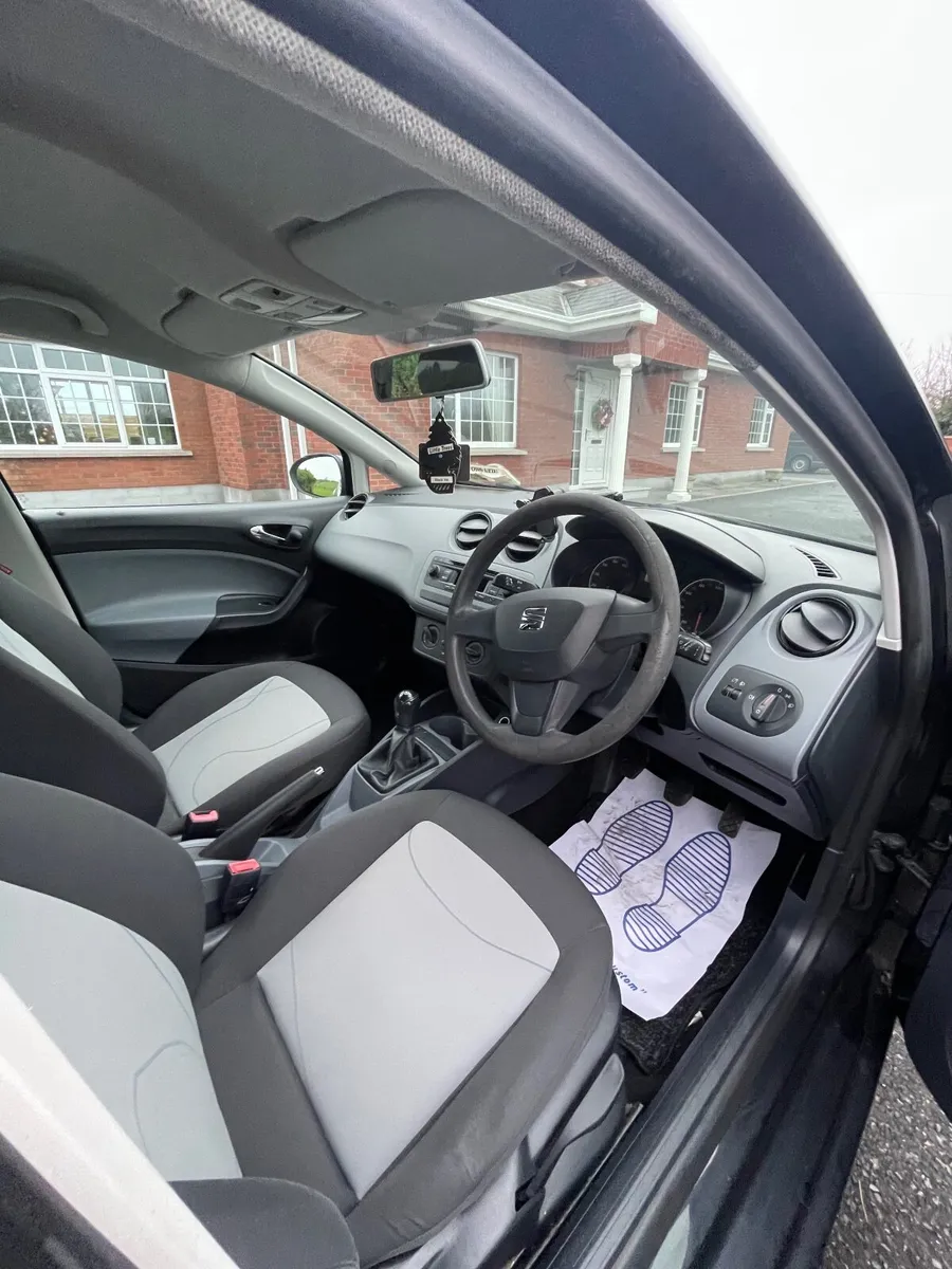 SEAT Ibiza 2014 - Image 2