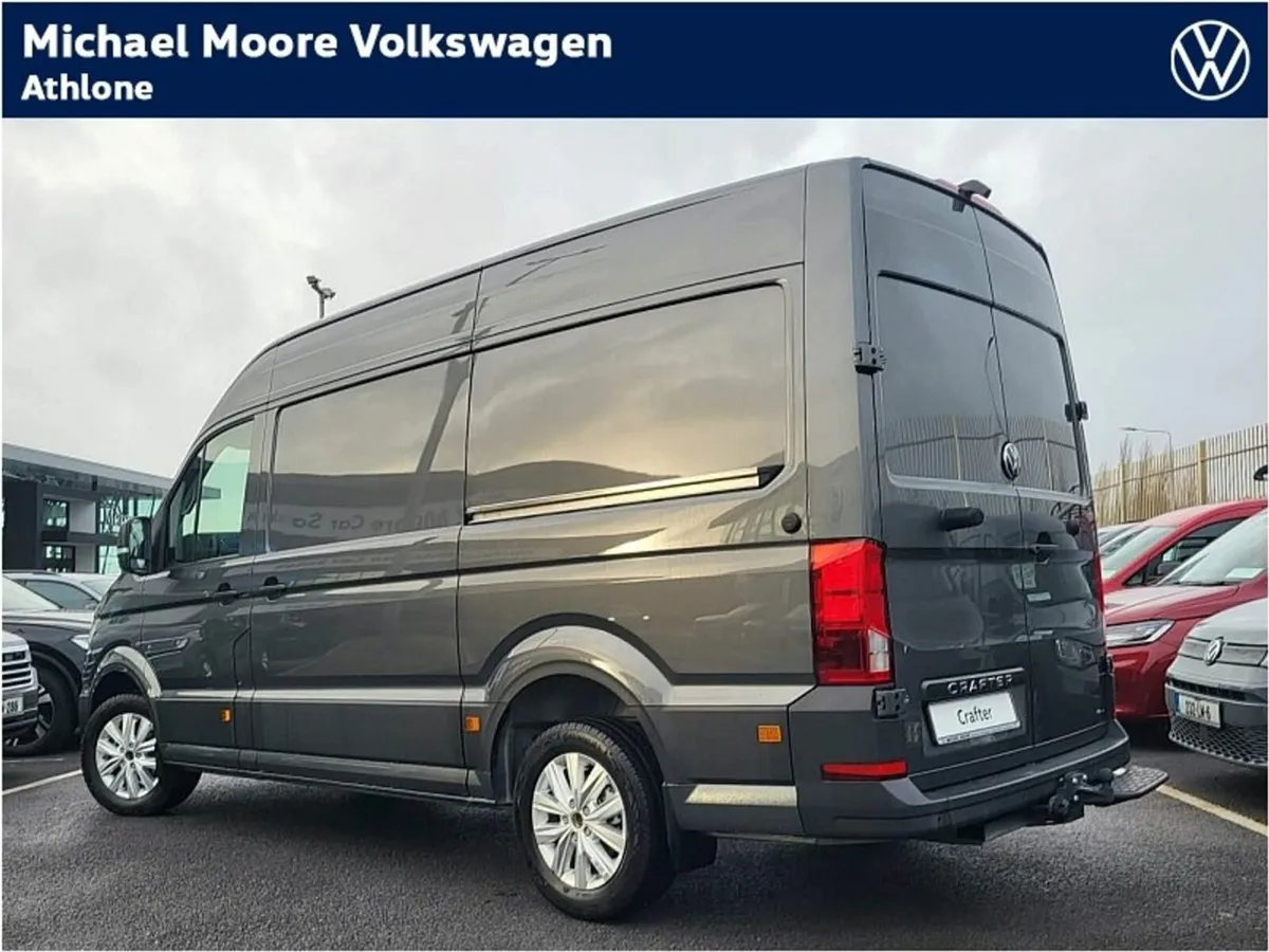 Volkswagen Crafter HIGHLINE 35 MWB 4MOTION 2.0 TDI - Image 3