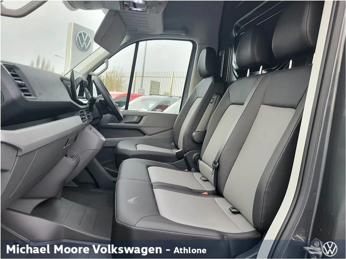Volkswagen Crafter HIGHLINE 35 MWB 4MOTION 2.0 TDI - Image 4