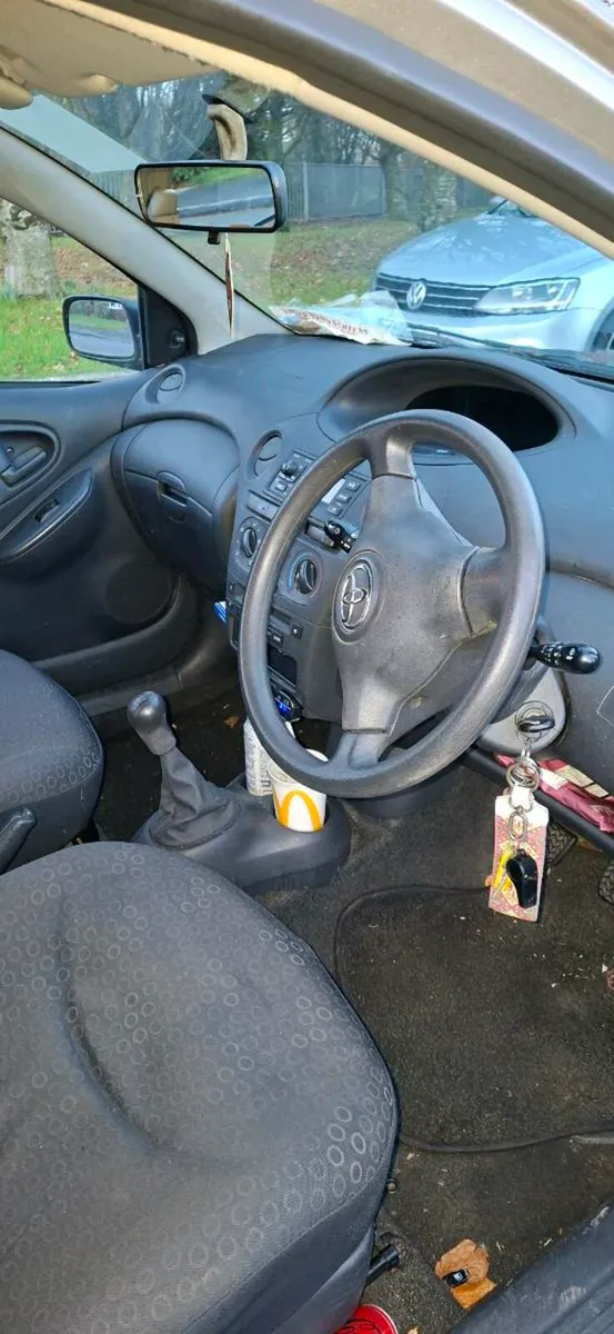Toyota Yaris 2003 - Image 3