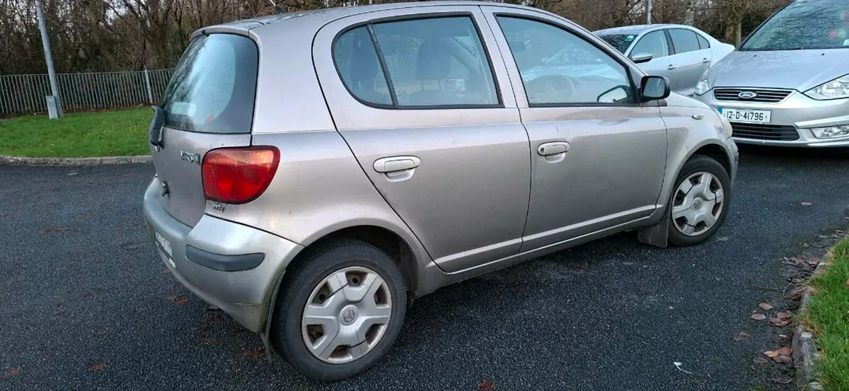 Toyota Yaris 2003 - Image 4
