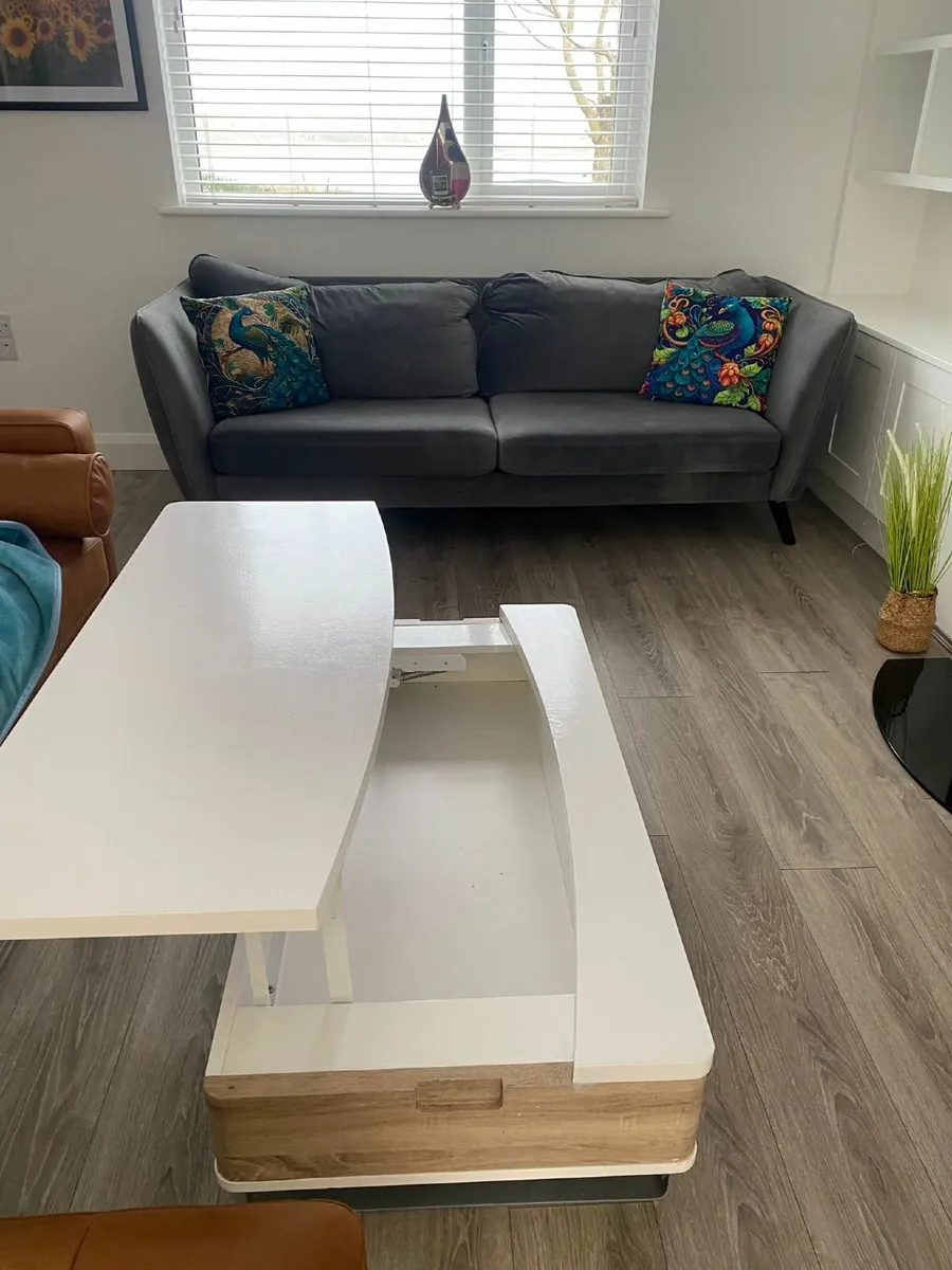 Sofa  and coffee table - Image 3