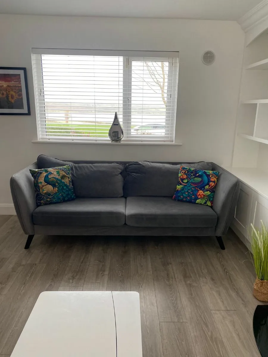 Sofa  and coffee table - Image 4