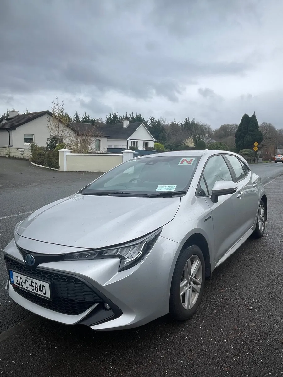 2021 Toyota Corolla HYBRID LUNA H/B 4DR AUTO - Image 1