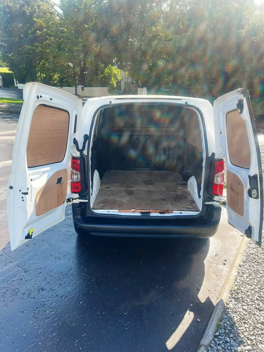 2019 191 Peugeot Partner * Low Mileage * - Image 4