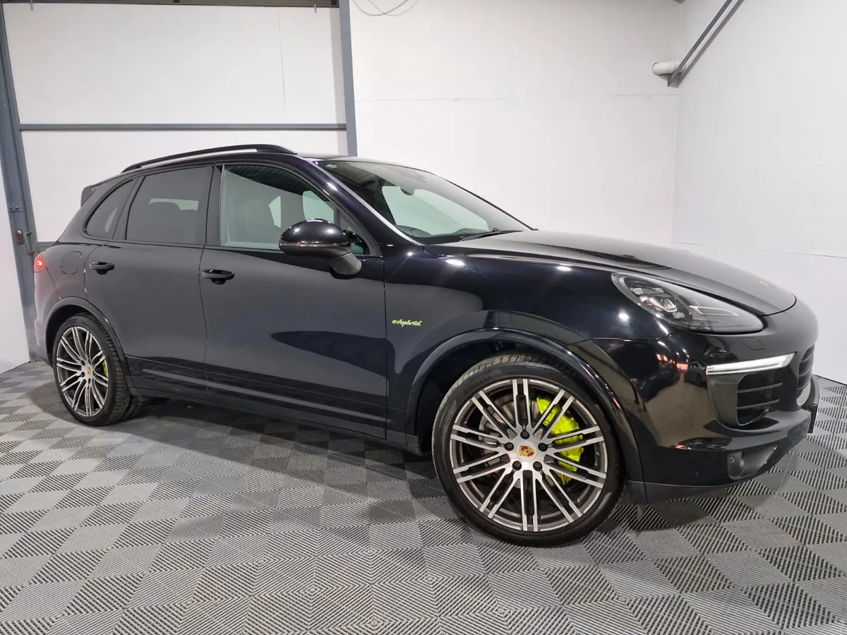 Porsche Cayenne S Platimum 3.0 V6 Hybrid 416 Bhp - Image 1