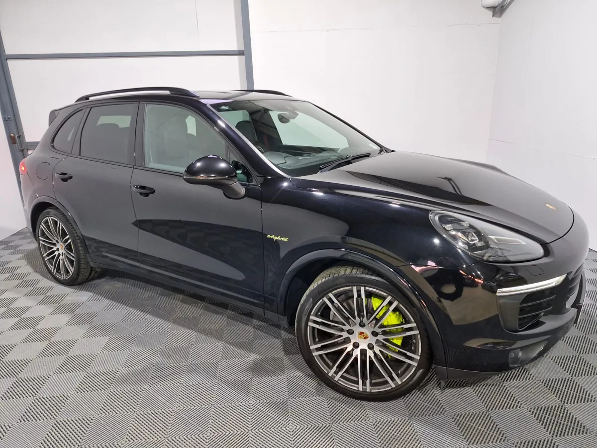 Porsche Cayenne S Platimum 3.0 V6 Hybrid 416 Bhp - Image 2