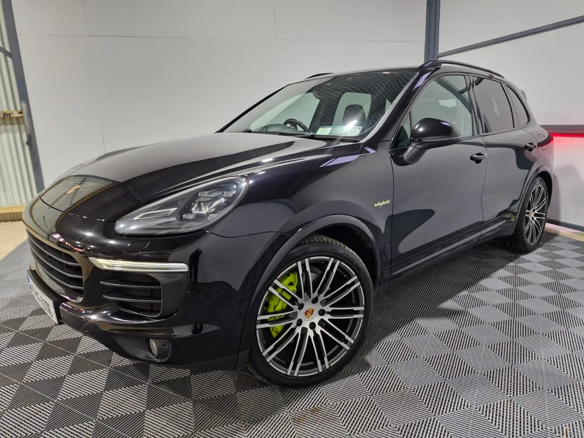 Porsche Cayenne S Platimum 3.0 V6 Hybrid 416 Bhp - Image 3