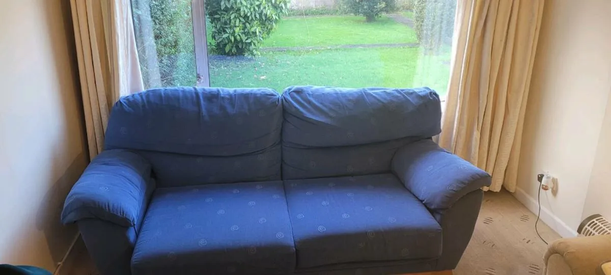 3 seat couch - Image 1