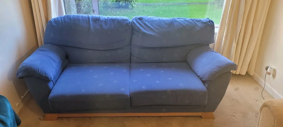 3 seat couch - Image 2