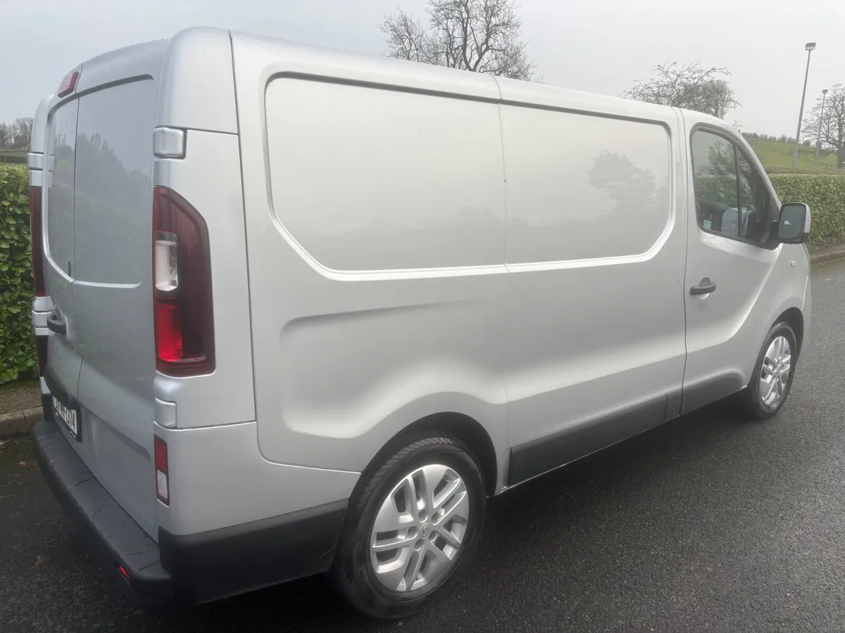 2021 Renault Trafic 2.0DCI Sport, 1 years Doe - Image 2