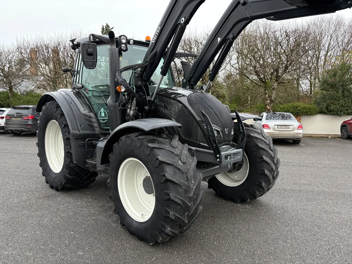 2019 Valtra N174 Versu c/w G5s Loader+Guidance - Image 3