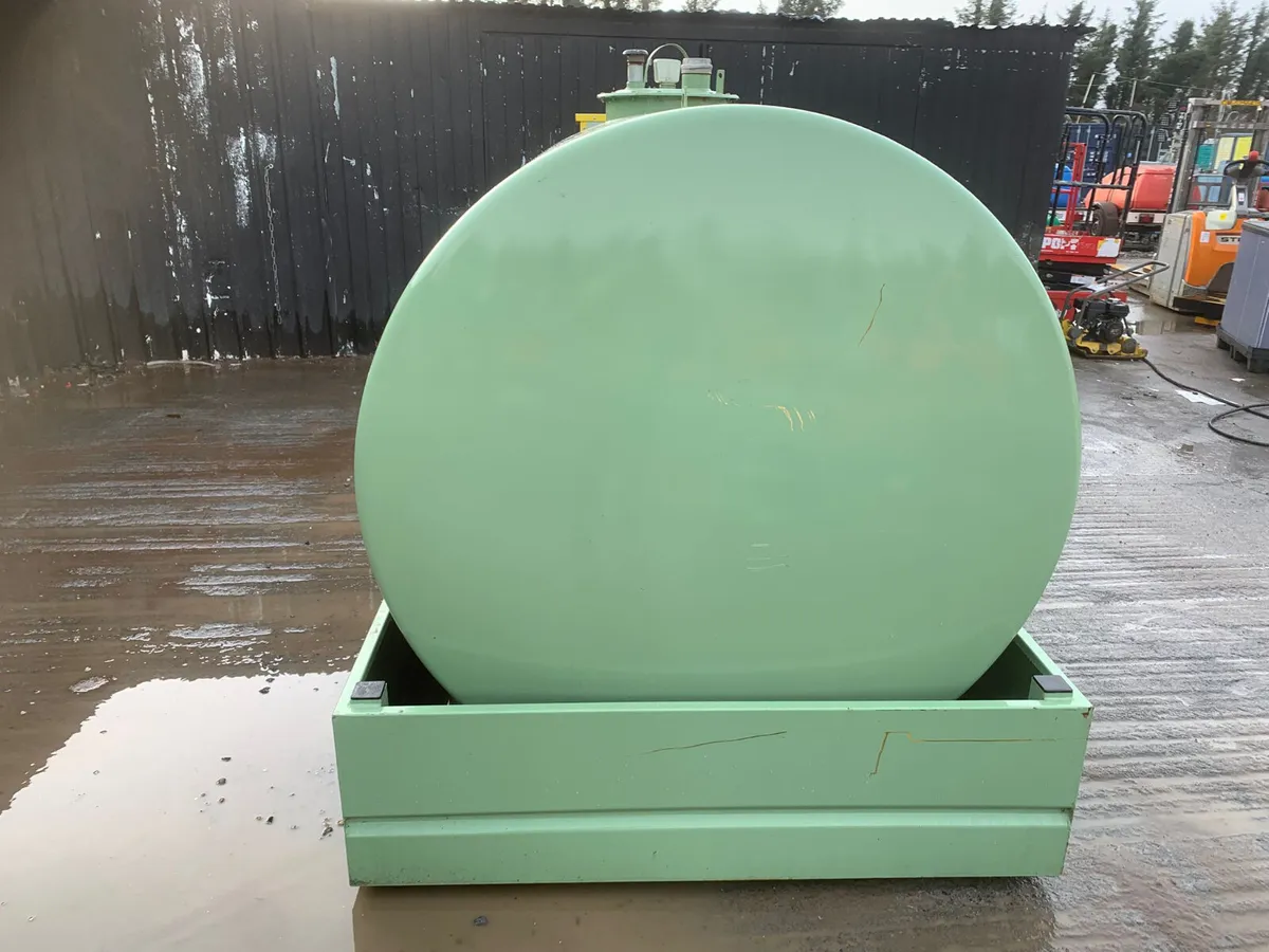 Emiliana Serbatoi 3172L Steel Diesel Fuel bowser - Image 3