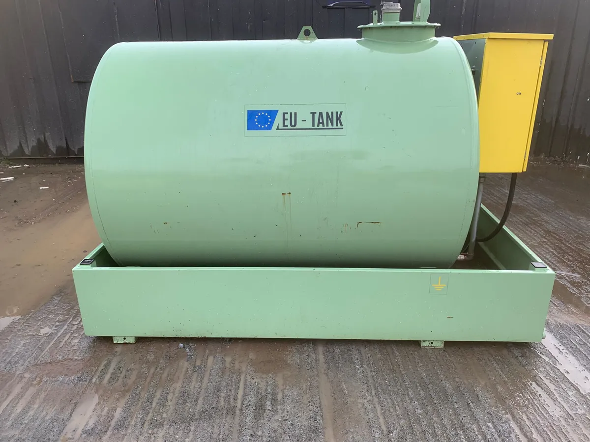 Emiliana Serbatoi 3172L Steel Diesel Fuel bowser - Image 1