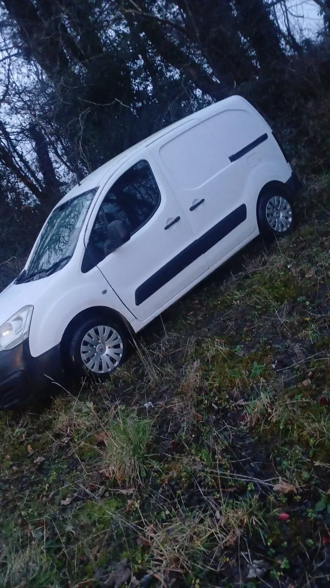 2017 Citroën berlingo 1.6 diesel doe February 2026 - Image 3