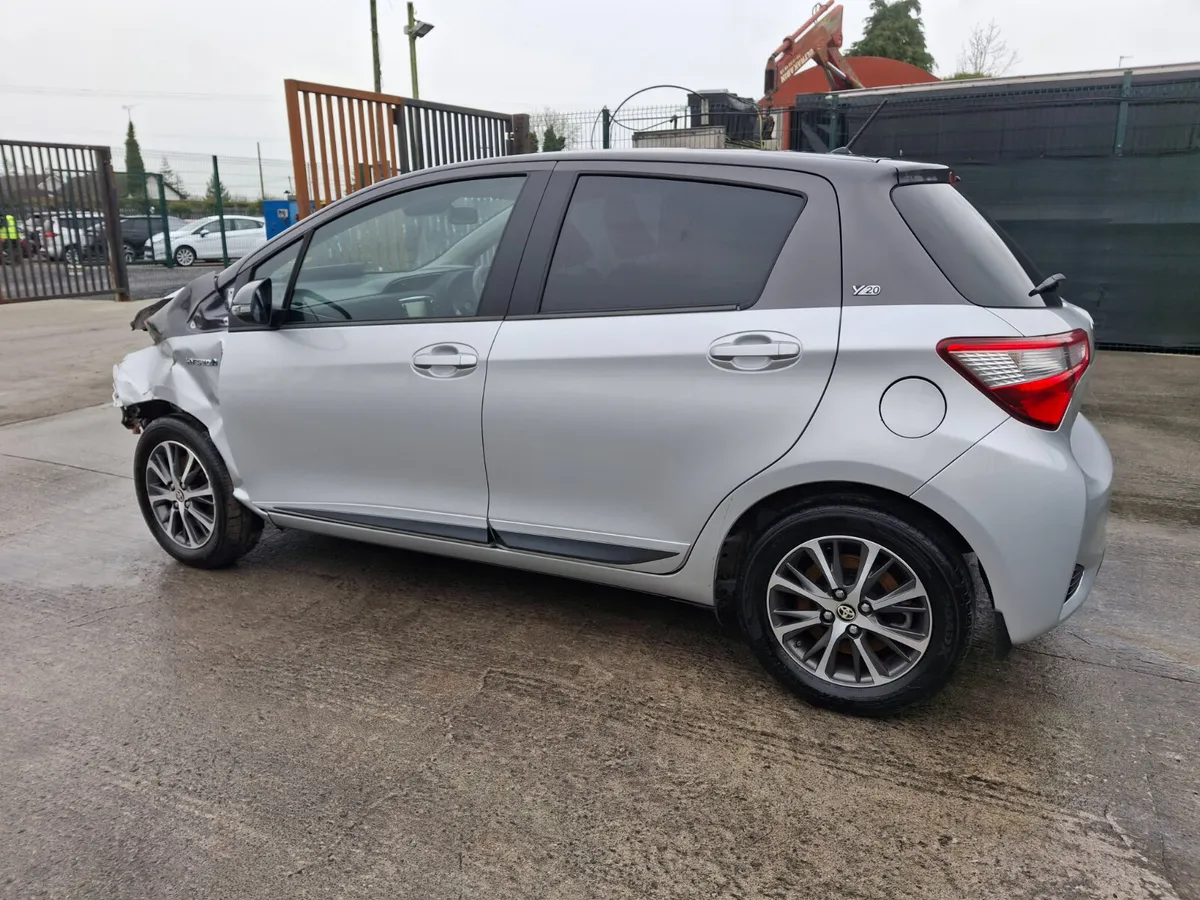 2020 Toyota Yaris Hybrid Automatic - Image 3