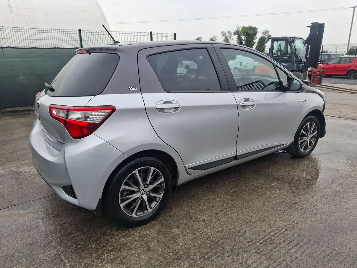 2020 Toyota Yaris Hybrid Automatic - Image 4