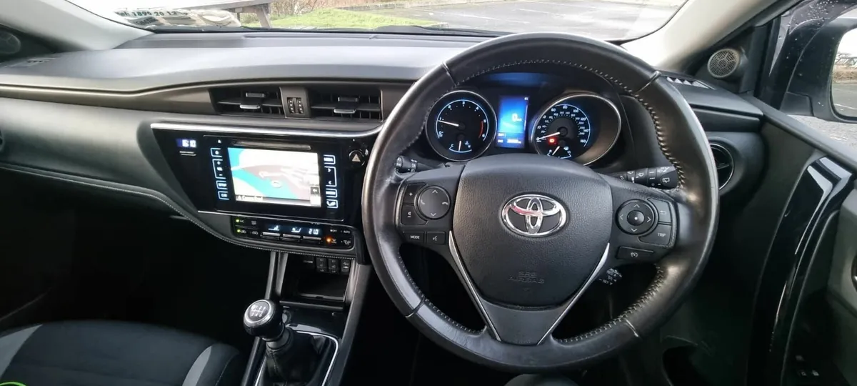 Toyota Auris 2016 - Image 3