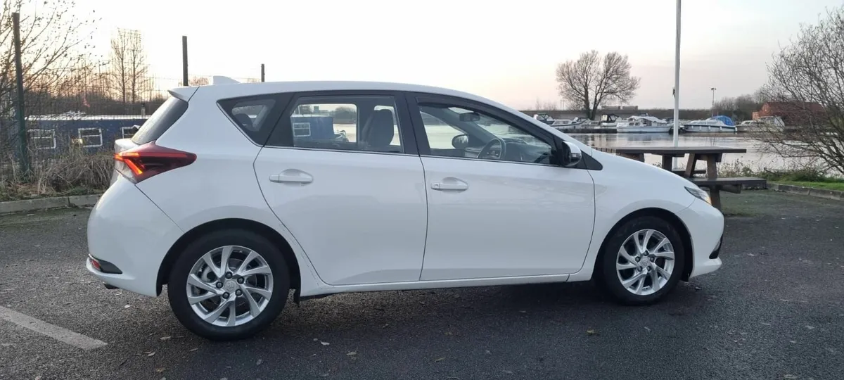 Toyota Auris 2016 - Image 1
