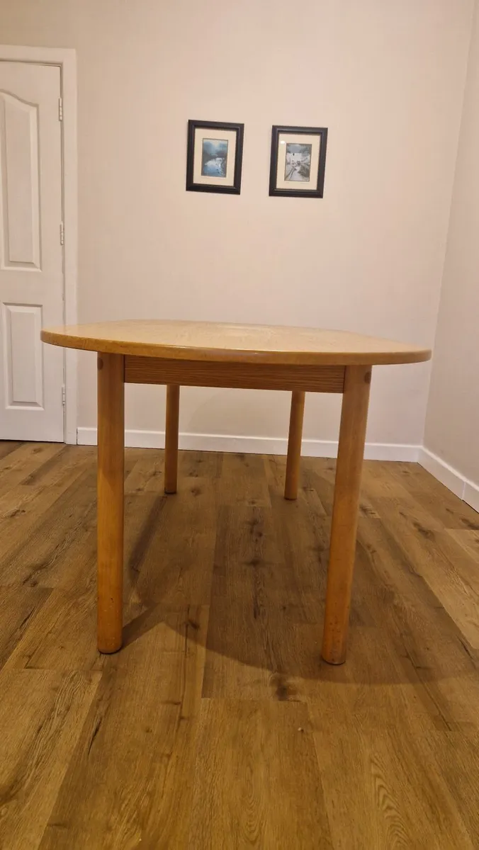 KITCHEN TABLE - Image 4