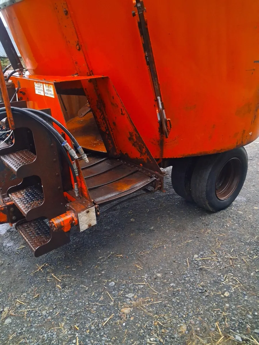 Tub Feeder - Image 3