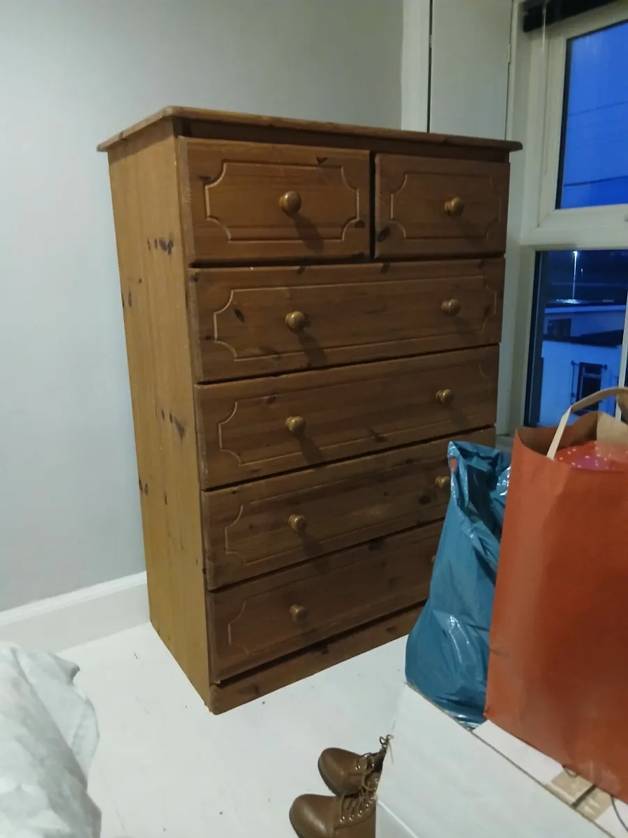 Large pine solid chest of drawers 4ft tall 3ft wid - Image 1