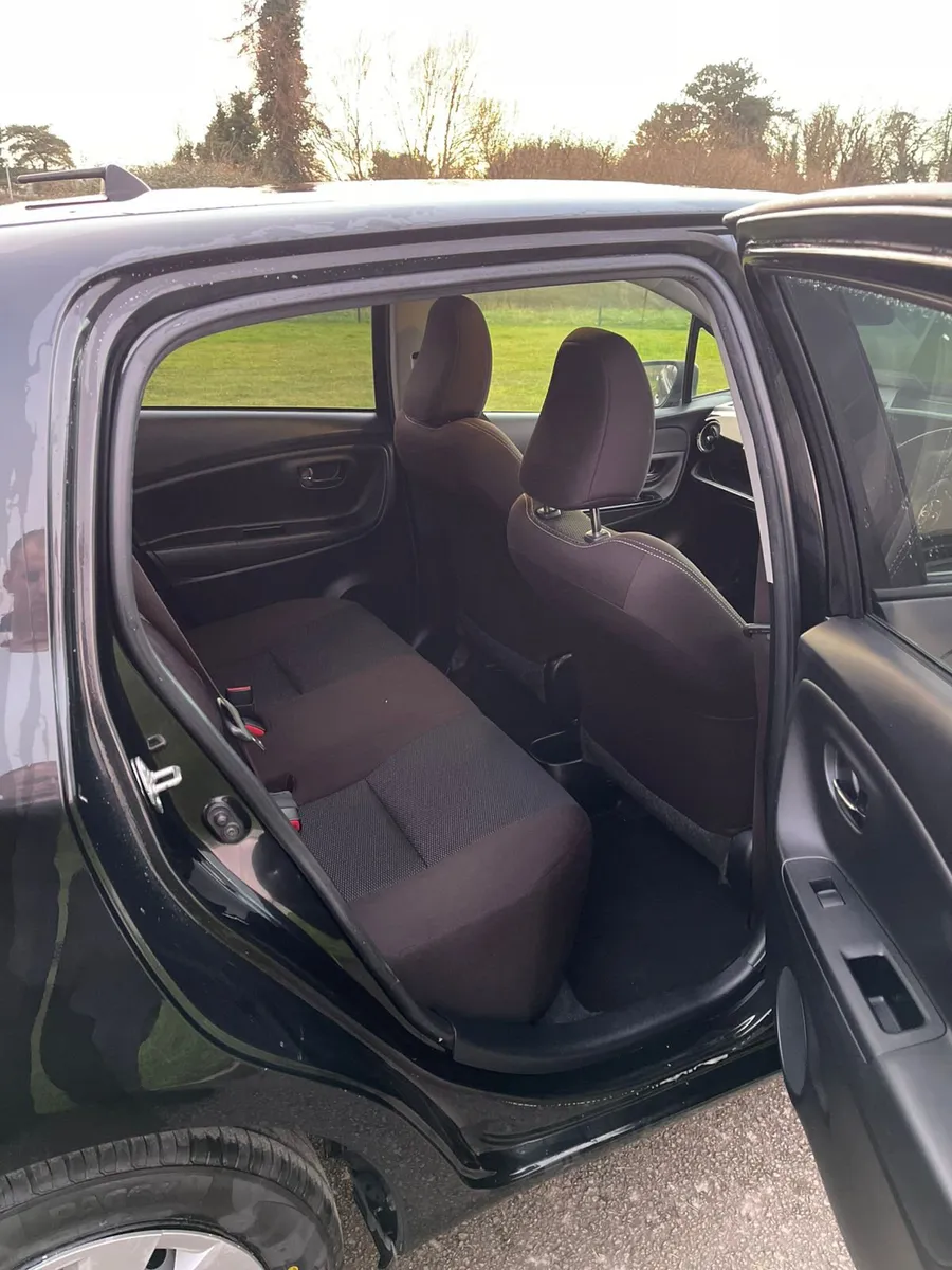 Toyota Vitz 2019 Automatic - Image 4