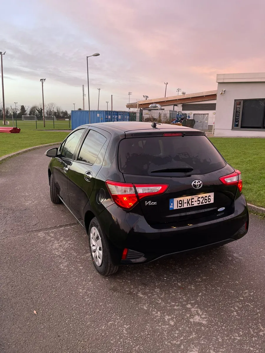 Toyota Vitz 2019 Automatic - Image 3