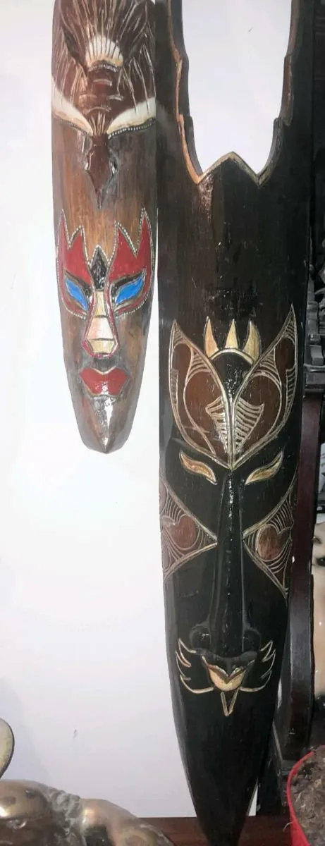 Extensive collection of 35 wall masks - Image 4