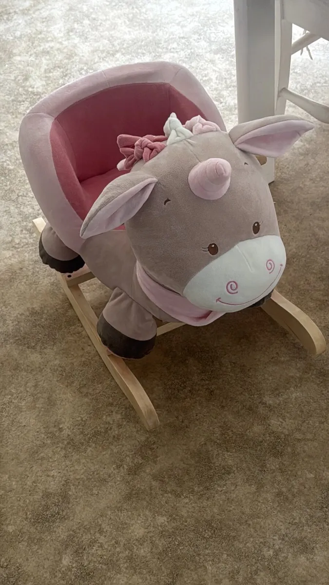 childs toy horse