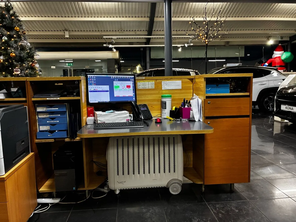 Reception Desk - Image 2