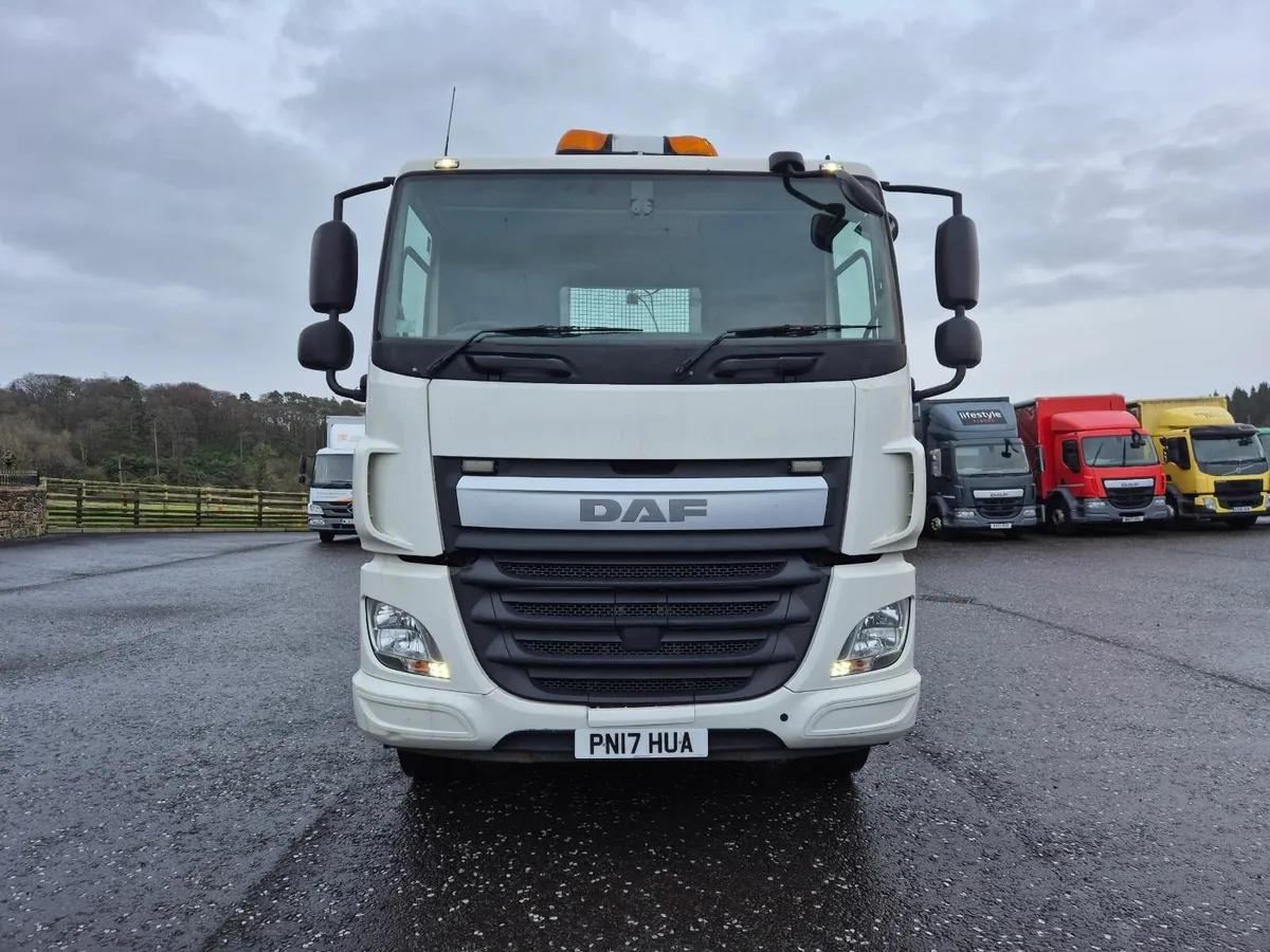 2017 Daf CF400 8x2 32ft Beavertail Plant Truck - Image 3