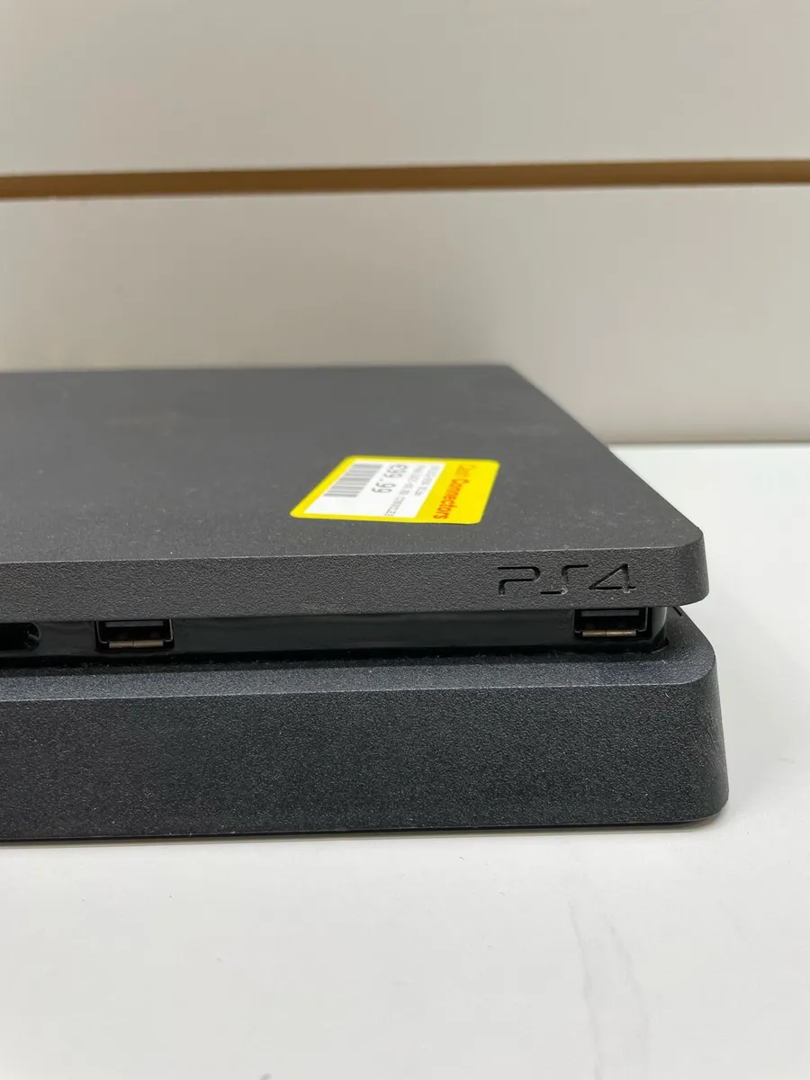 PS4 Slim Edition - Image 3