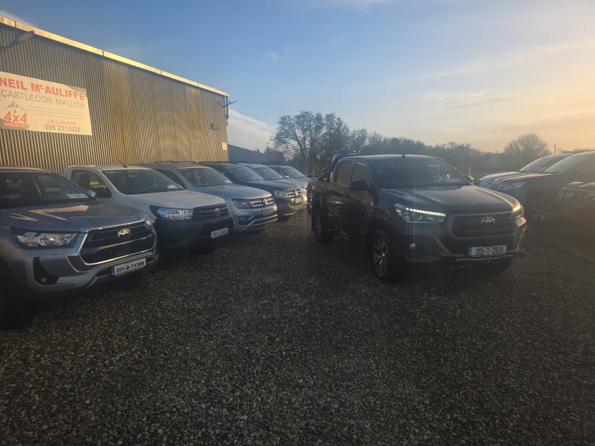 Toyota Hilux 2.4 D4D Invincible X - Image 2